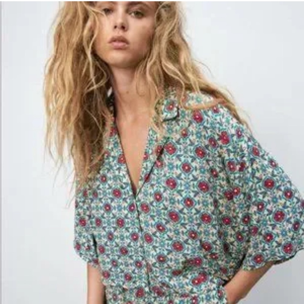 Zara Women's Flowy Floral Printed Shirt size S